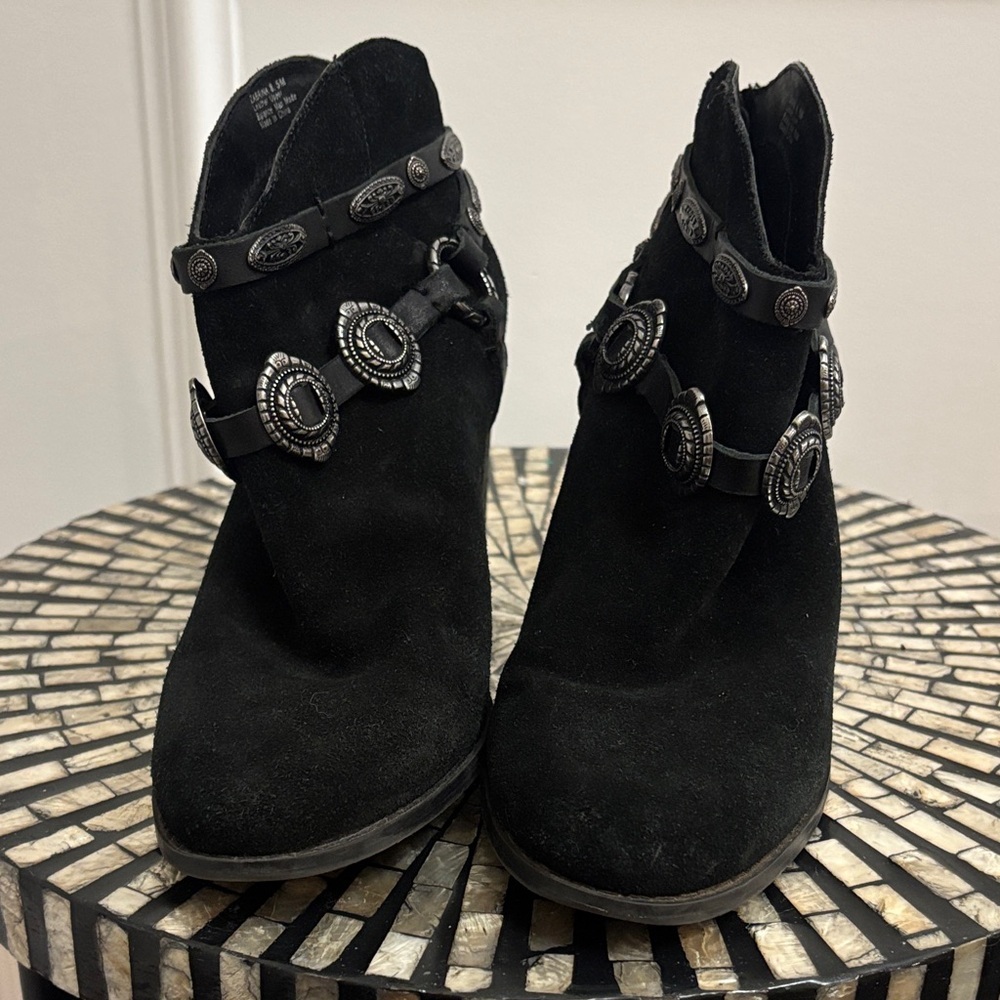 Reba Black Heeled Boots with Decorative Straps- GUC - Picture 10 of 11